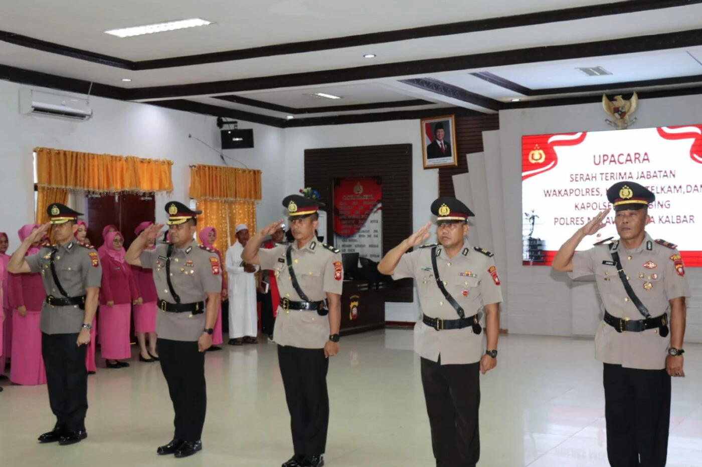 Gedung Polres Melawi